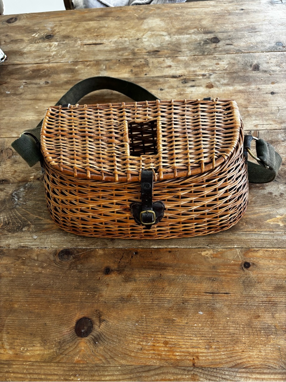 Authentic fishing basket - Picture 2 of 4